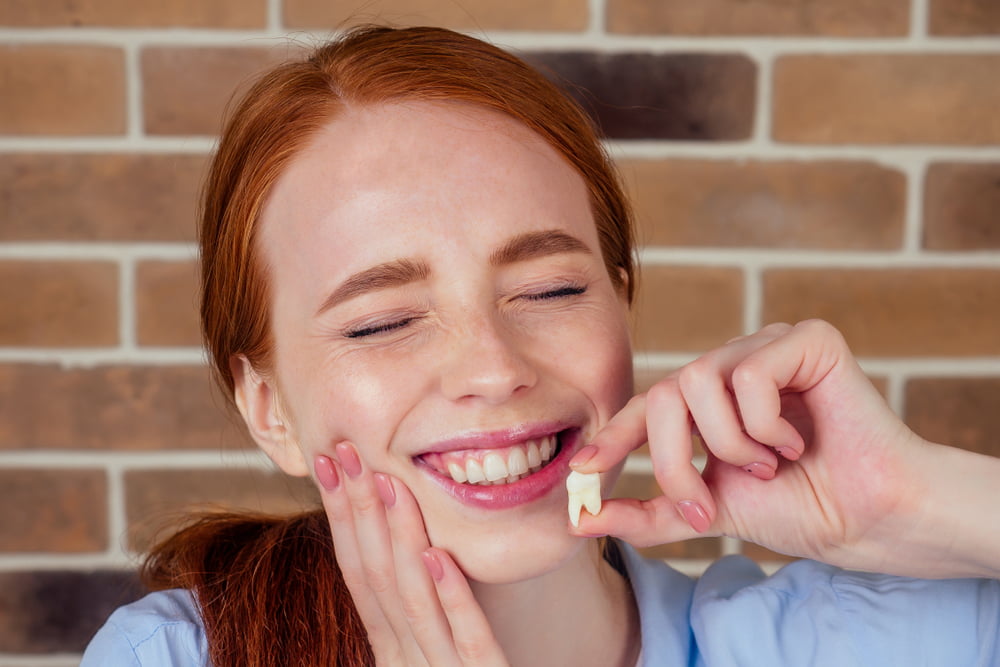 Lower Impacted Wisdom Teeth Removal: Addressing Complications and Recovery